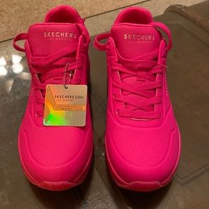 Sketchers street sneakers hot pink size 10 NWT NIB Barbie core